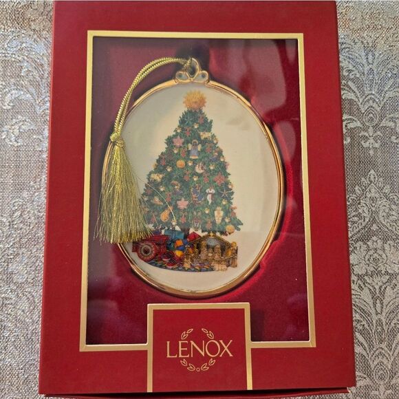 🎄🎄🎄LENOX 2021 CHRISTMAS TREES AROUND THE WORLD ORNAMENT WITH BOX - Picture 8 of 10